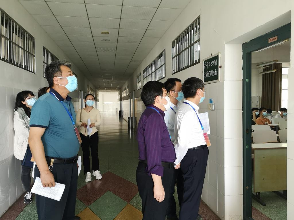 金志农、汪胜前带队检查线下教学工作