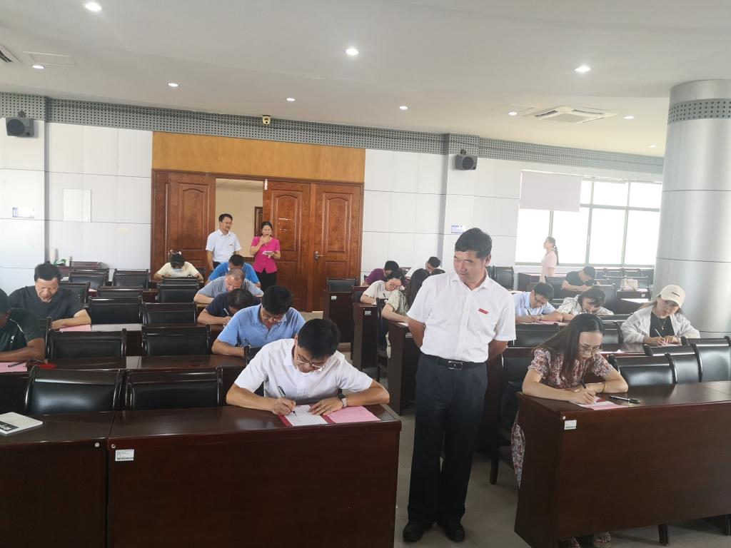 我校“普通话颂百年伟业，规范字写时代新篇”教职工硬笔书法比赛举行